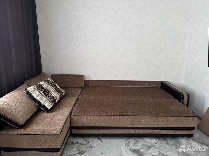 Угловой диван, в отличном состоянии