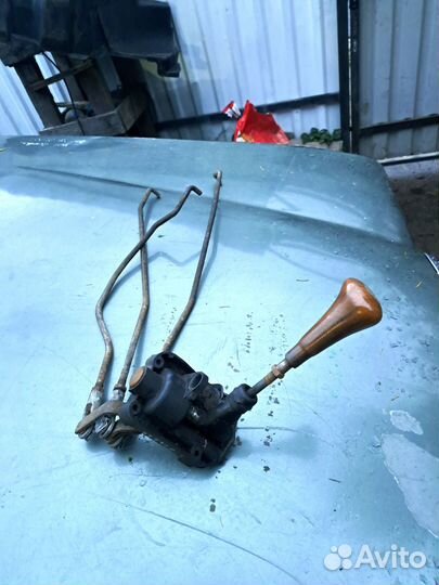 Кулисса на Мерседес w123 4МКПП