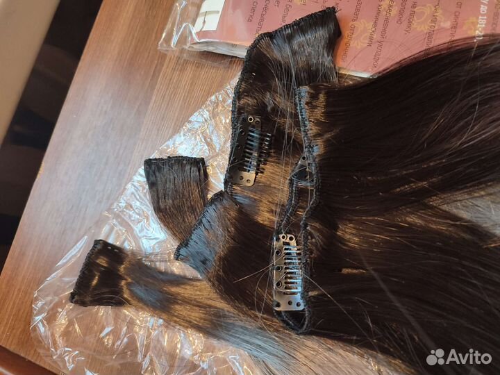 Волосы на заколках искусственные