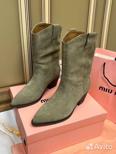 Казаки Полусапоги женские Miu Miu Размер 36-40