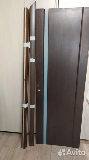 Межкомнатная дверь б/у с коробкой