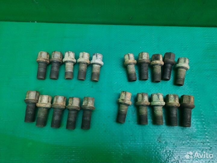 Болт колесный Volkswagen Golf 4 купе AXP 1999