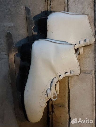 Коньки женские 37 размер