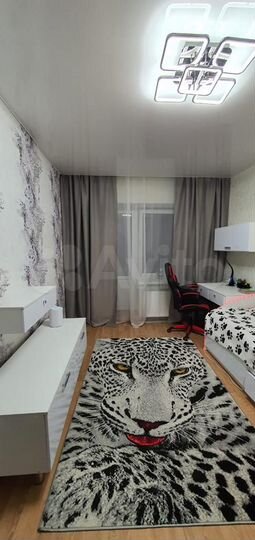 3-к. квартира, 80,6 м², 1/9 эт.