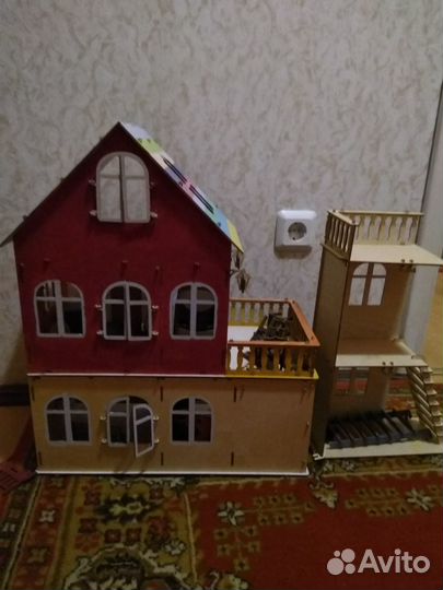 Кукольный домик с мебелью