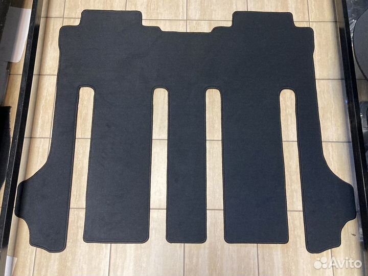 Ковры в салон Тойота Альфард. Автоковрики велюровы