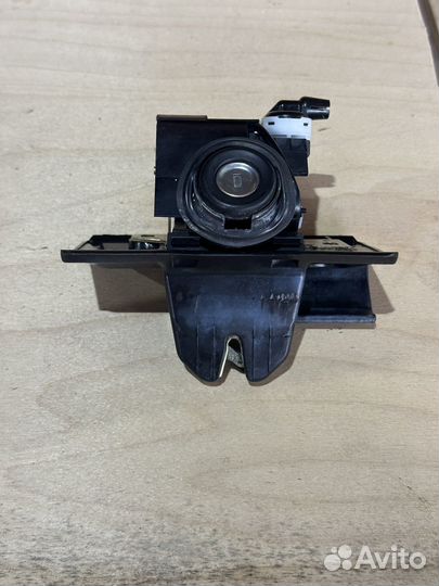 Замок багажника w210