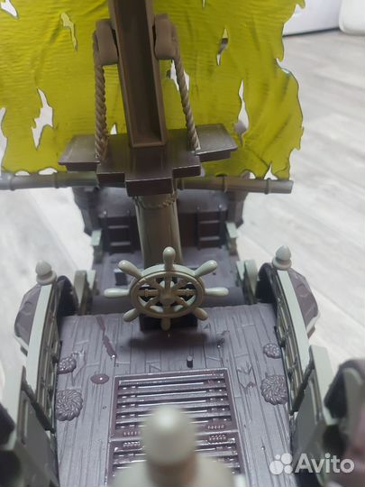 Пиратский корабль Джека Воробья