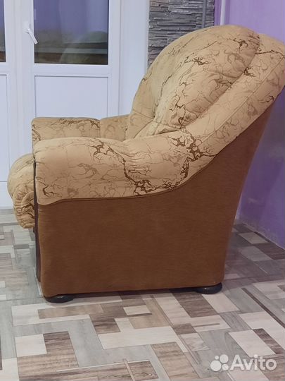 Диван, два кресла