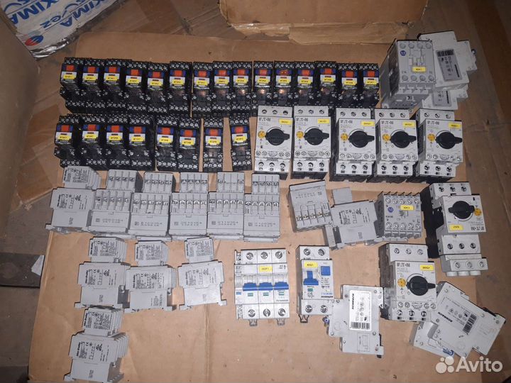 Контактор allen-bradley. Автомат eaton.Реле