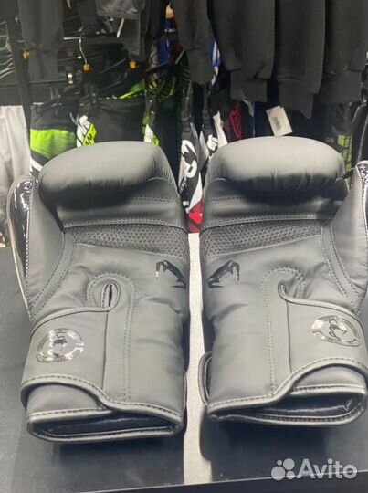 Боксерские перчатки Venum Elite черные