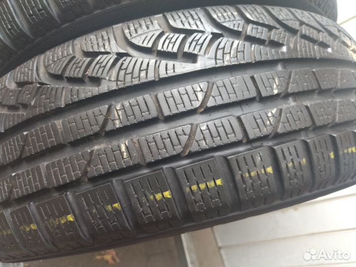 Pirelli Winter Sottozero 210 205/65 R17