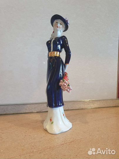 Статуэтка фарфор