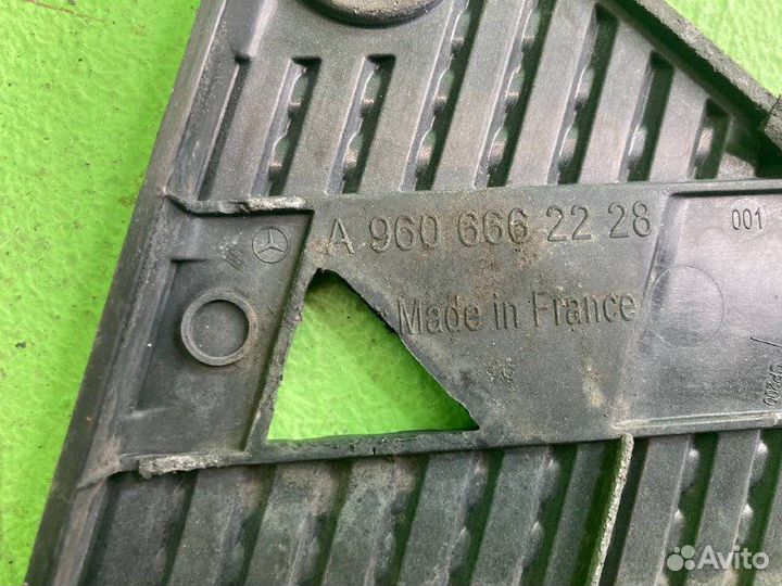 Накладка подножки mercedes-benz actros MP 4