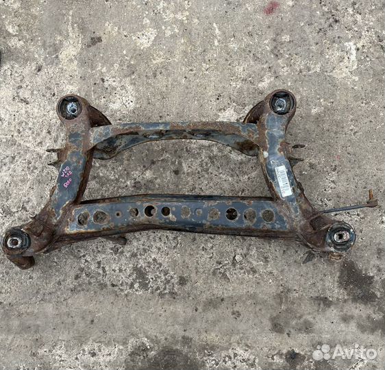 Подрамник задний Mercedes W210