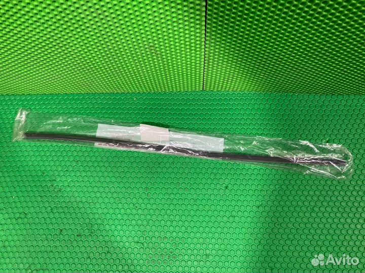 Резинка стеклоочистителя передняя левая Honda