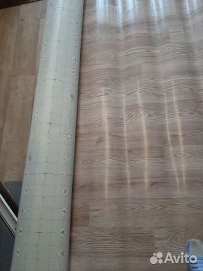 Линолеум после застройщика,мебель не стояла