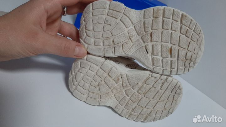 Кроссовки детские