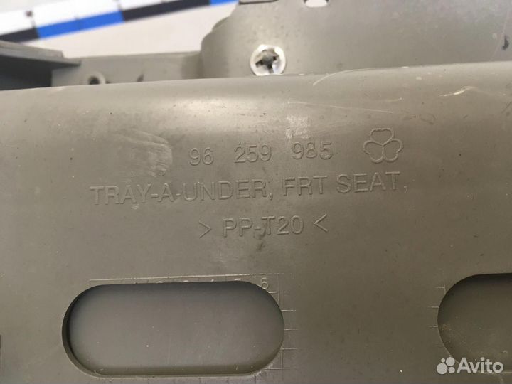 Бардачок Rezzo 2005-2010