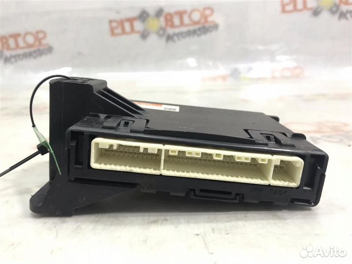 Блок управления климат - контролем Toyota prius Z