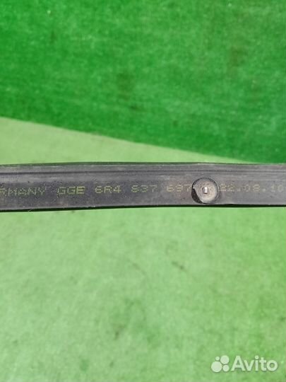 Уплотнитель двери передний левый Volkswagen Polo