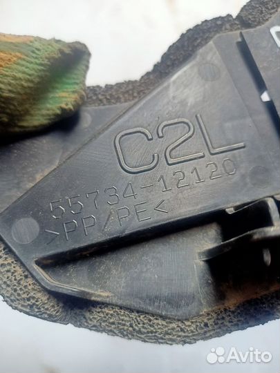 Уплотнитель водостока левый Toyota Corolla E150