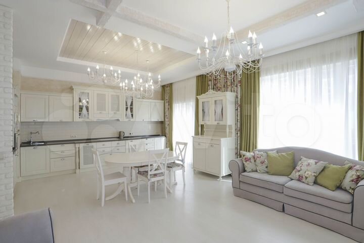 Дом 320 м² на участке 2 сот.