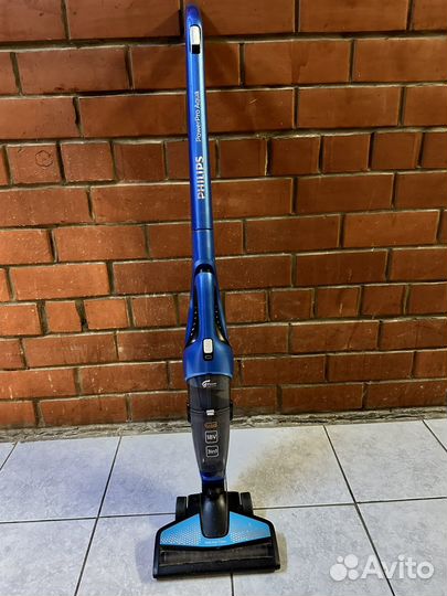 Пылесос вертикальный моющий Philips Power Pro Aqua