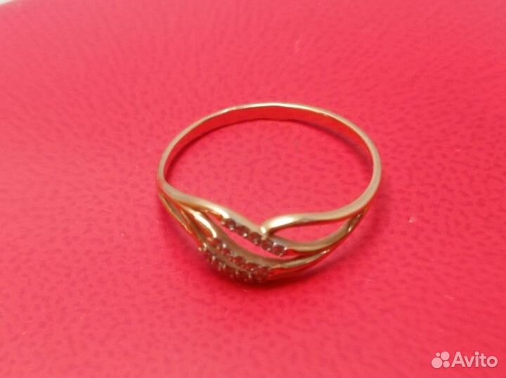 Золотое кольцо 585 пробы массой 1.2 грамма(17.5)