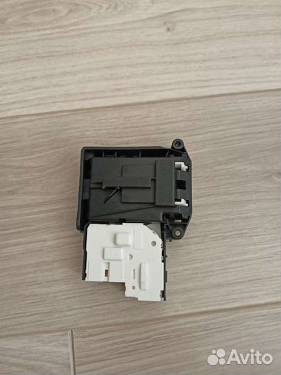 Ebf61315801 замок Lg