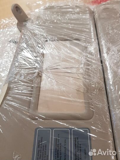 Козырек Renault sandero 2009) /duster 2012) лев/пр