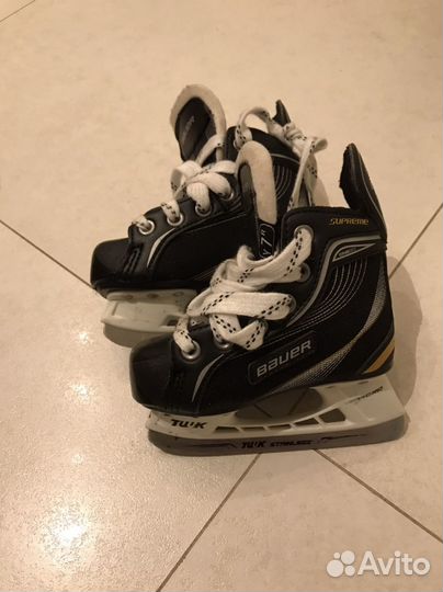 Хоккейные коньки bauer Y 7 R