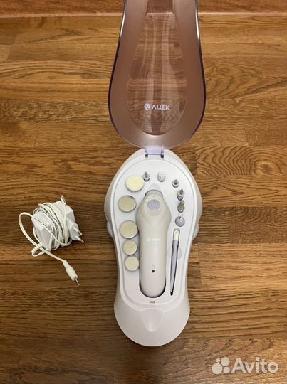 Набор для маникюра и педикюра Vitek