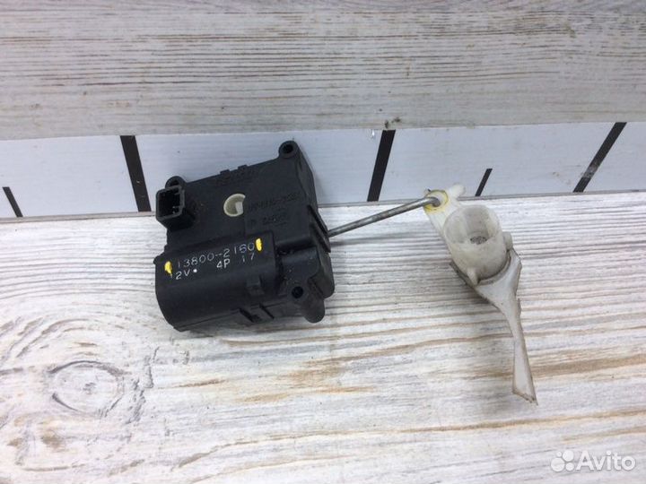 Моторчик заслонки отопителя передний Mitsubishi