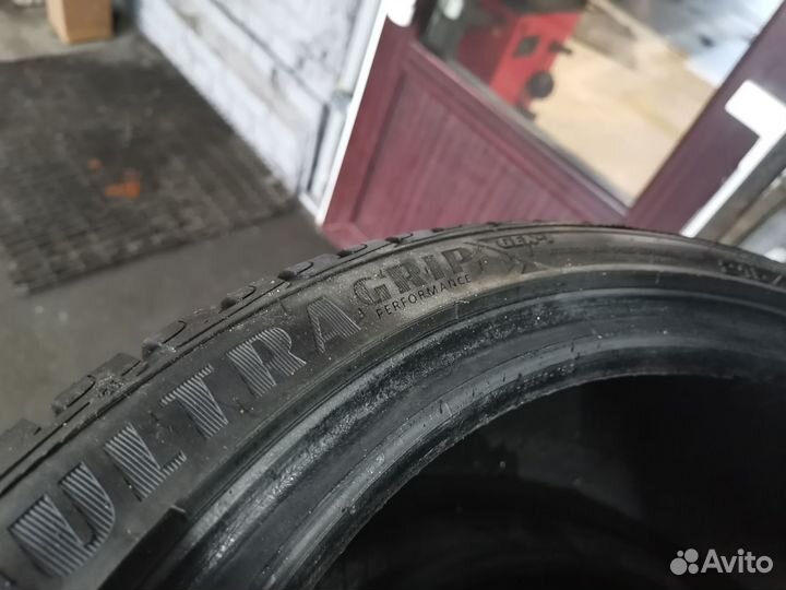 Goodyear UltraGrip 215/40 R17 87V