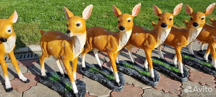 Садовая фигура Олененок на камне