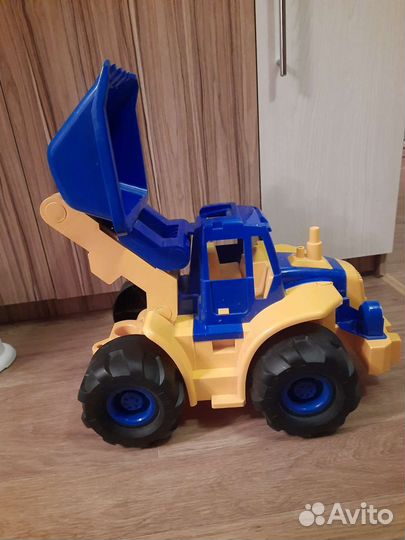 Детские игрушки трактор