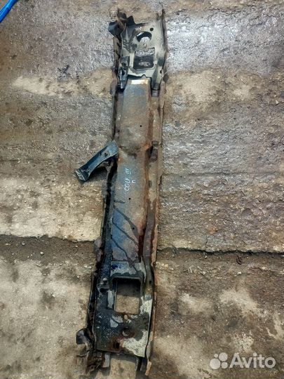 Усилитель бампера Volkswagen golf 3