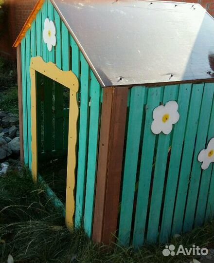 Деревянный домик для детей