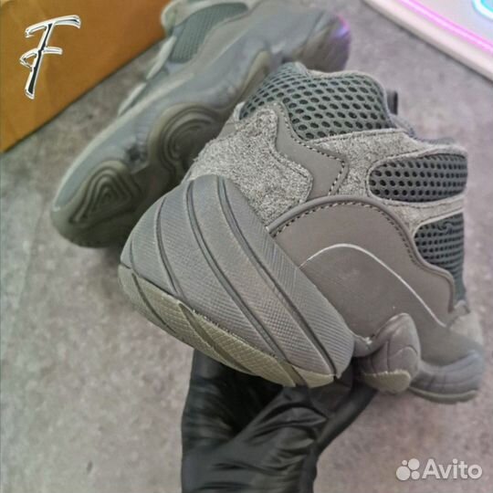 Кроссовки Adidas Yeezy Boost 500