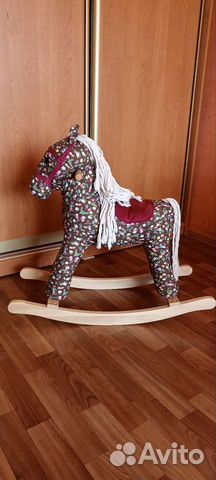 Лошадь качалка