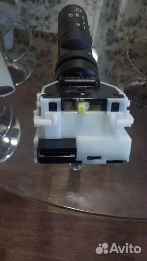 Под рулевой переключатель