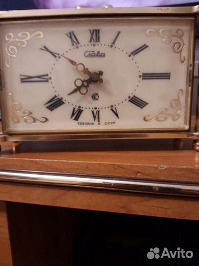 Настольные часы