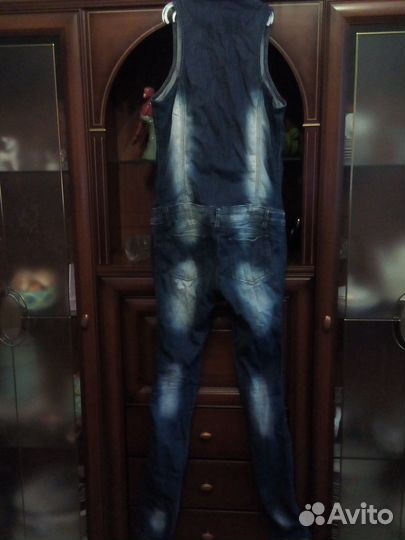 Джинсовый комбинезон женский