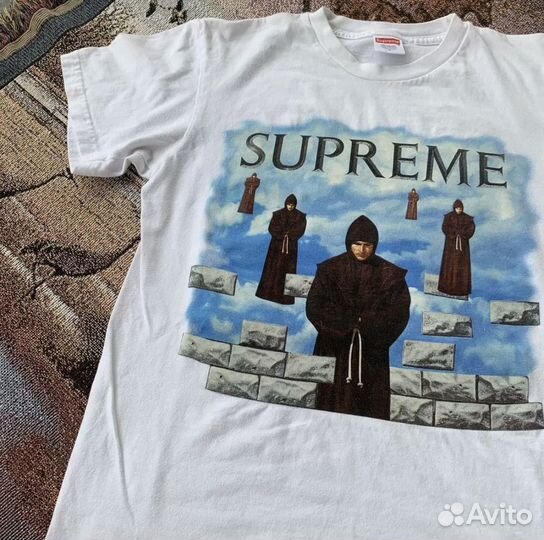 Футболка supreme