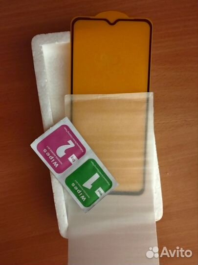 Защитное стекло на Tecno Spark 8P/8C