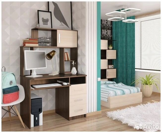 Компьютерный стол с надстройкой