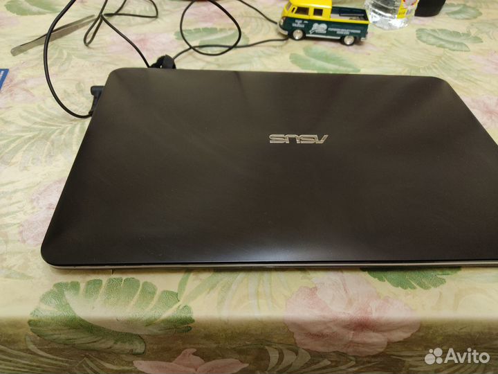 Ноутбук asus