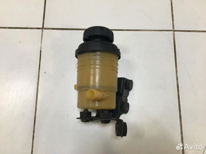 Бачок гидроусилителя Hyundai Santa Fe II (2005—201