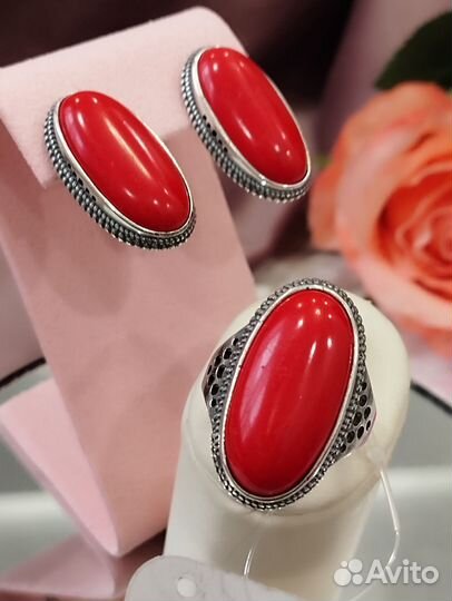 Серьги и кольцо из Коралла